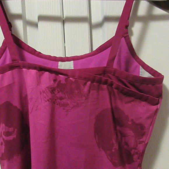 Under Armour HEAT GEAR Tank Top w/built in bra Med - Picture 7 of 8